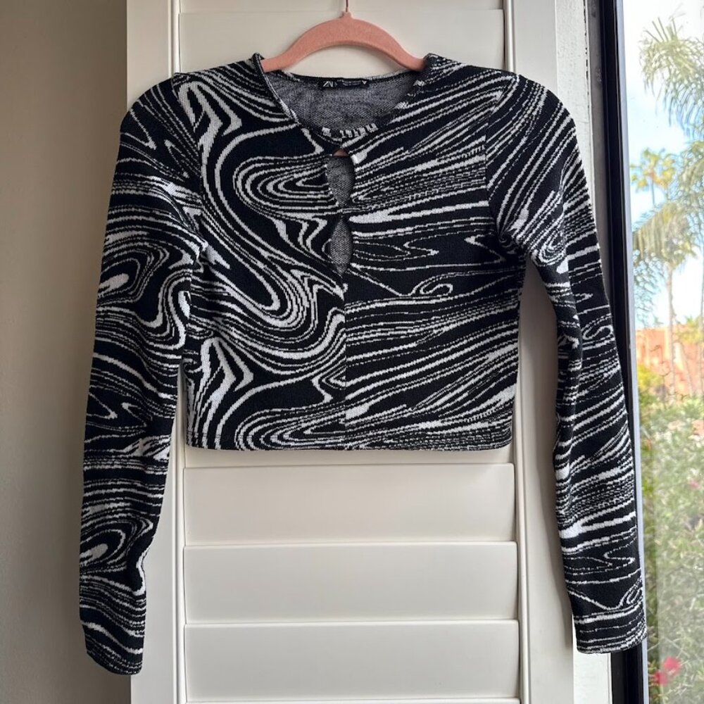 Zara Black and White Swirl Crop Top